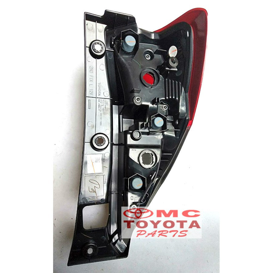 Stoplamp Lampu  Belakang Kiri Innova Reborn  2016 2017 2018 2019 2020 Orisinil Toyota 81561-0K240