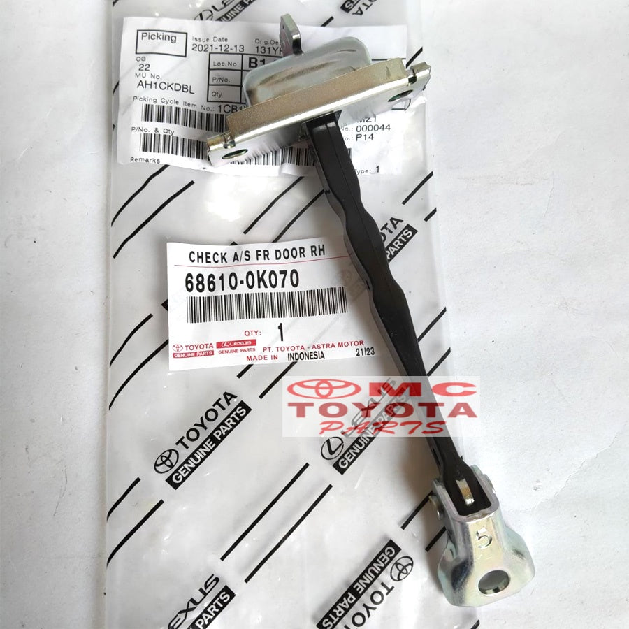 Stopper Check Door Pintu Depan Innova Reborn 68610-0K070