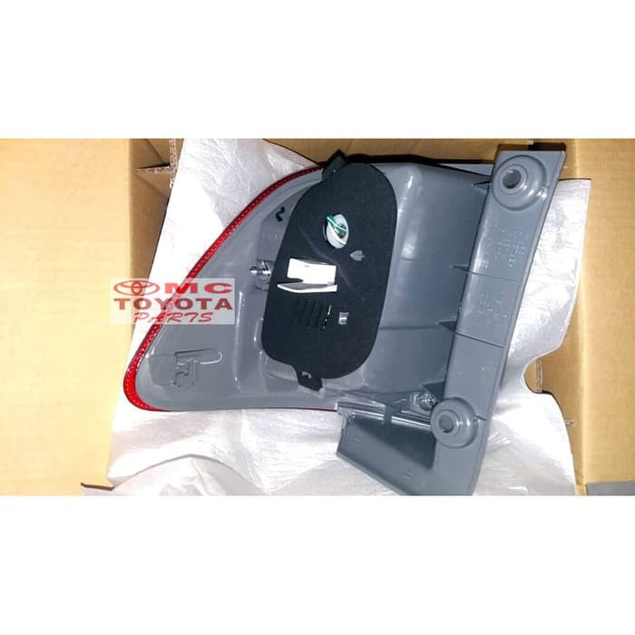 Lampu Stop Lamp Belakang Kiri Fortuner Old 81560-0K110
