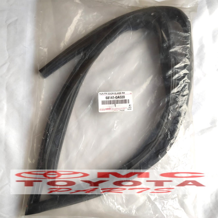 Karet Channel Kaca Pintu Depan Kanan Toyota Soluna 68141-0A020