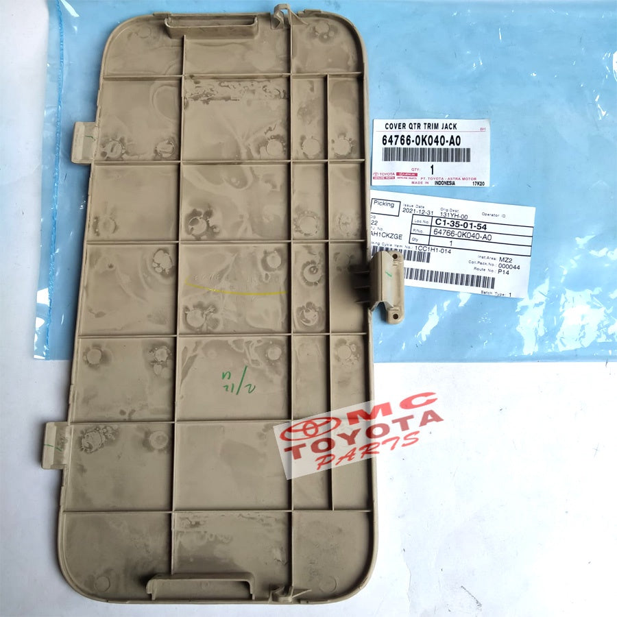 Tutup Cover Dongkrak Kijang Innova 64766-0K040-A0