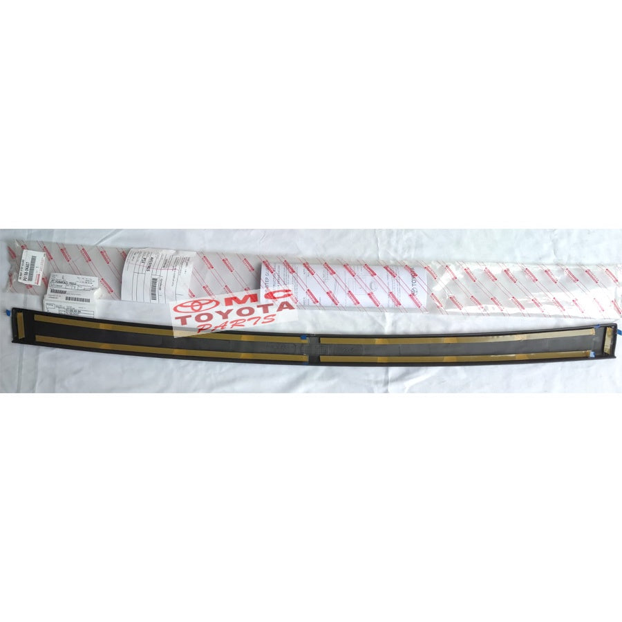 SillplateScuplate Belakang Innova Reborn VENTURER Original P5158-0KA07
