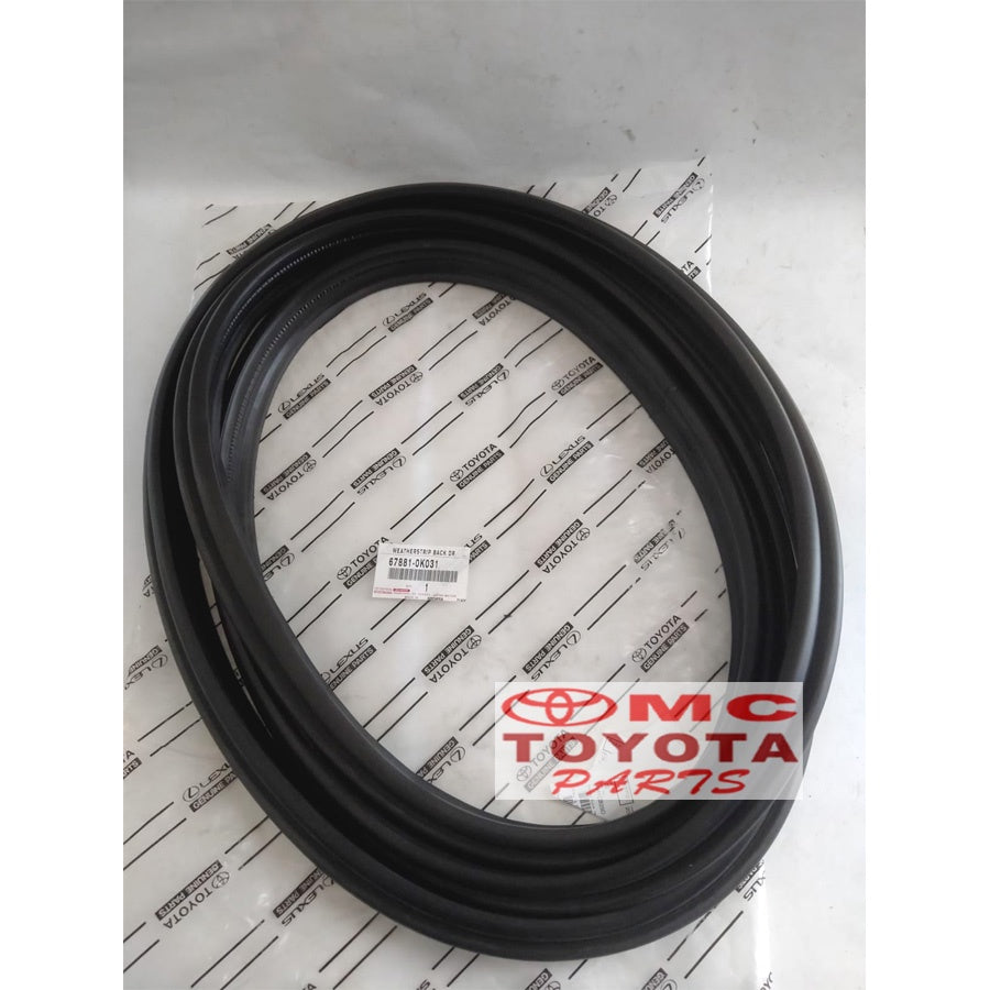 Karet Body Pintu Bagasi Belakang Innova Reborn 67881-0K031