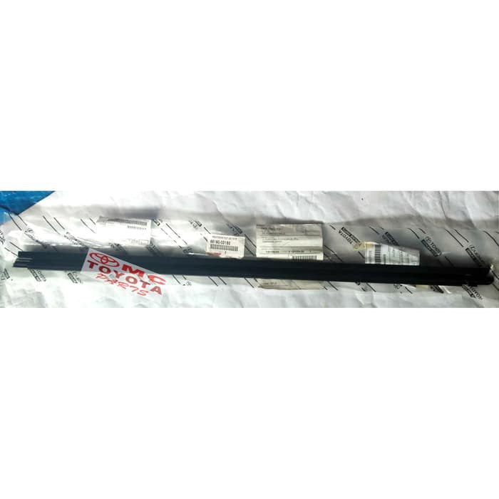 Pelipit Pintu Karet Kaca Luar Depan Kanan Etios 68160-0D180