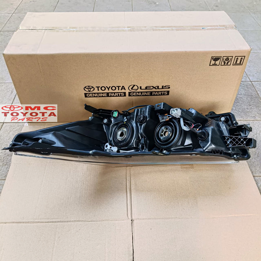 Headlamp Lampu Depan Innova Reborn Type Tipe G V Halogen Original Toyota 81130-0K580 / 81170-0K580 Head Lamp Lampu Besar Depan Kanan Kiri Innova Reborn 2016 2017 2018 2019 2020 2021