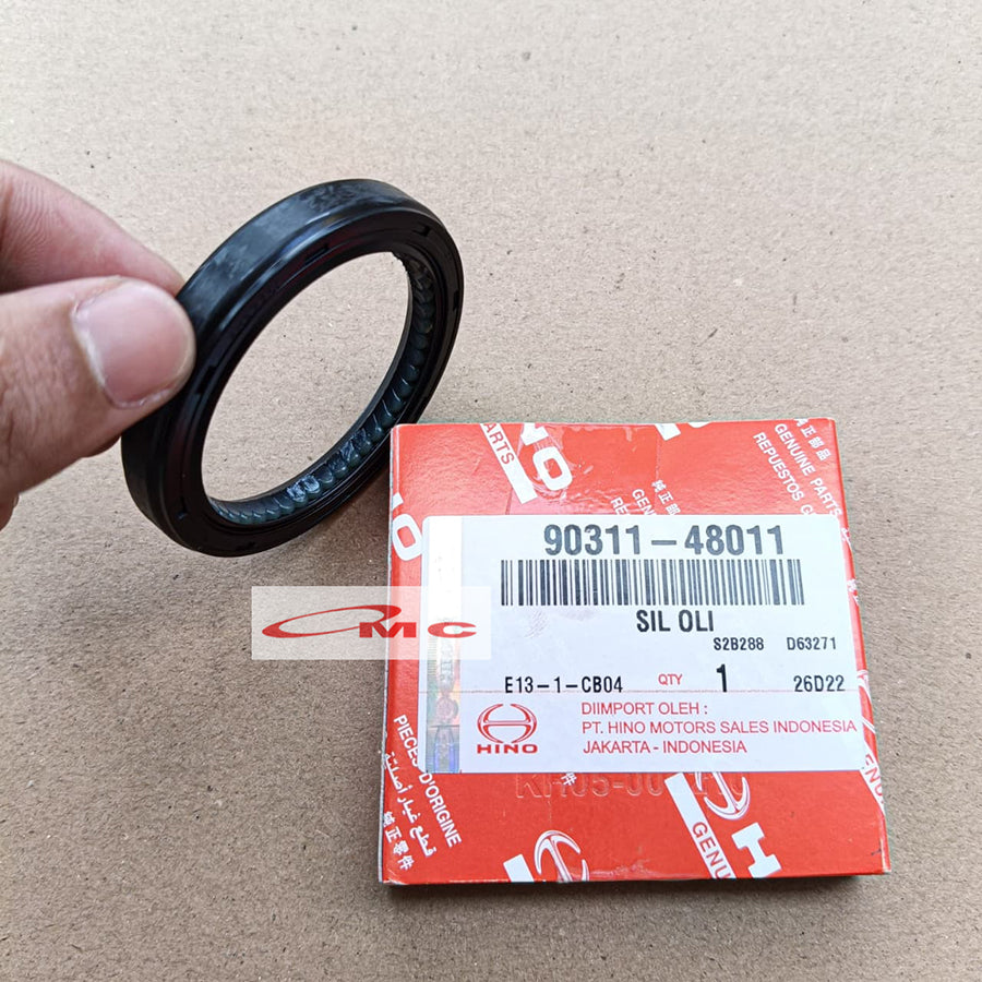 Seal Transmisi Belakang Hino Dutro Toyota Dyna Saurus 110 115 125 130 Original 90311-48011 Sil Oli Seal Persneling Belakang Oil Seal Transmisi Perseneling Perseneleng Belakang