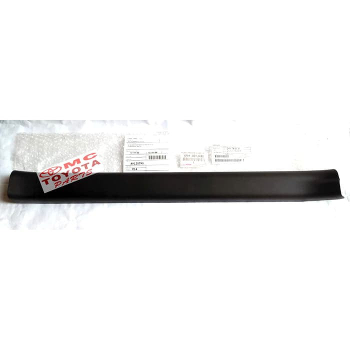 SillPlate / Sill Plate Samping Depan Kanan Yaris 2006-2013 Original 67913-0D110-B0