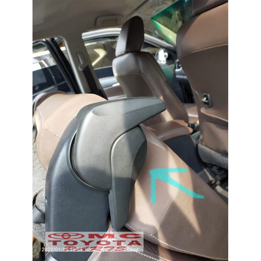 Handle  Stelan Jok Belakang Tengah Kanan New Innova Reborn Fortuner VRZ 72525-0K050-C0