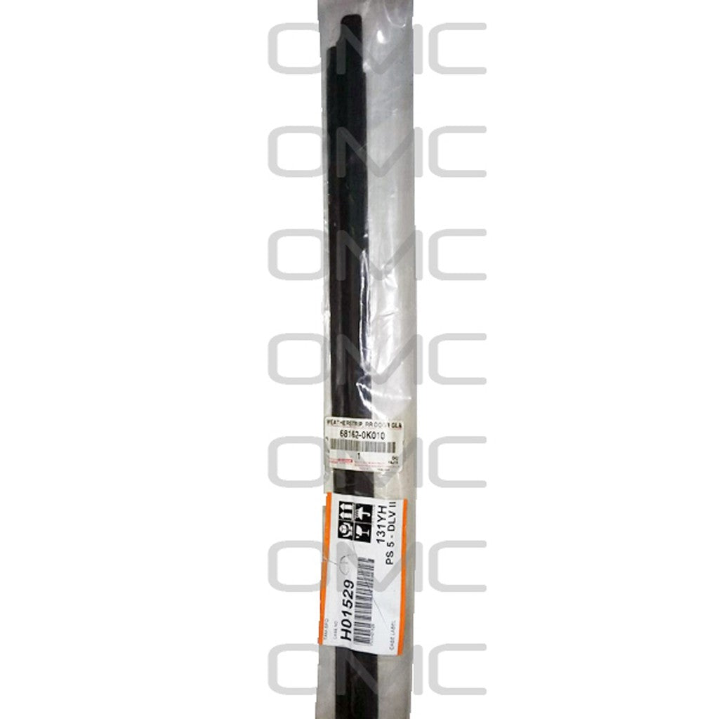 Pelipit Pintu / Karet Kaca Luar Depan Kiri Fortuner Hilux 68162-0K010