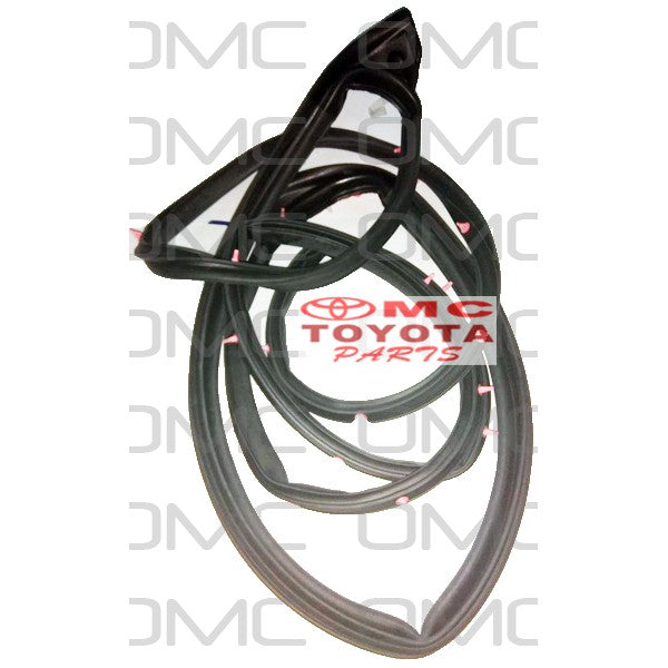 Karet Pintu Depan Kiri Fortuner 67862-0K013