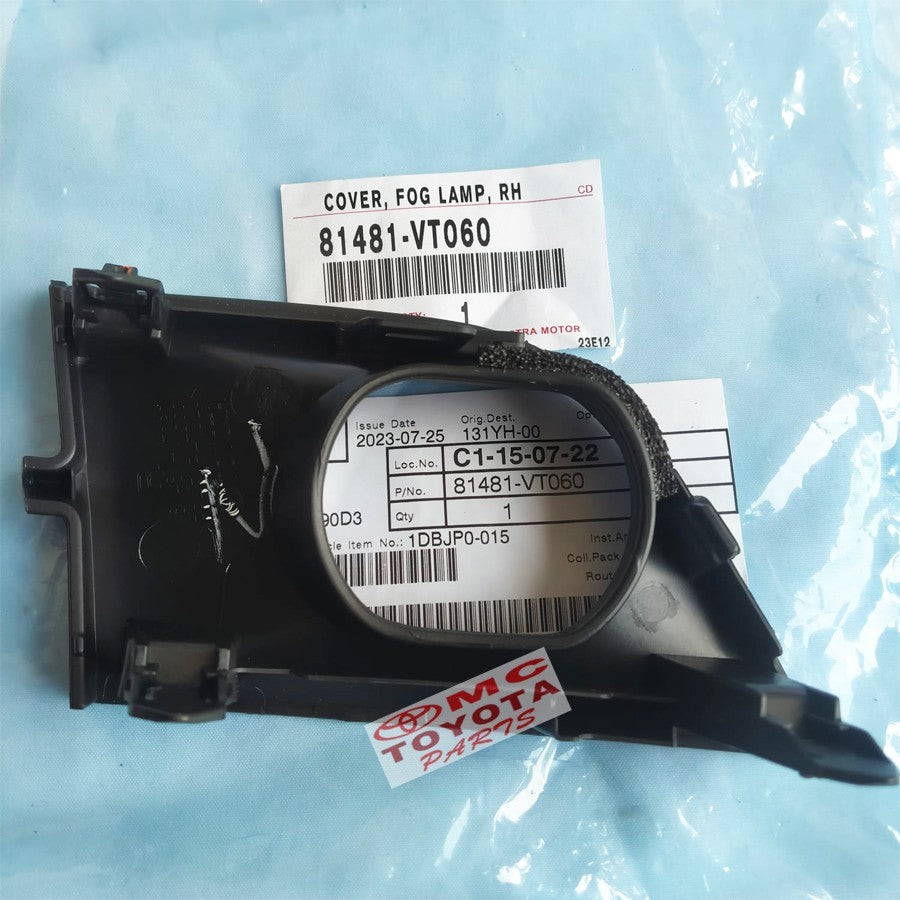 Cover Tutup Fog Lamp Foglamp Kanan Toyota Innova Zenix 81481-VT060
