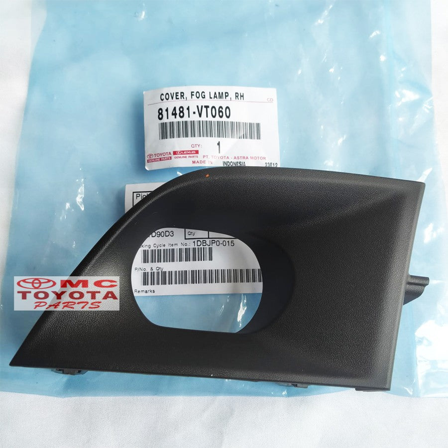 Cover Tutup Fog Lamp Foglamp Kanan Toyota Innova Zenix 81481-VT060