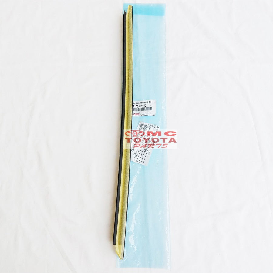 Pelipit Pintu Karet Kaca Dalam Belakang Kanan Toyota Agya Ayla 68173-BZ140