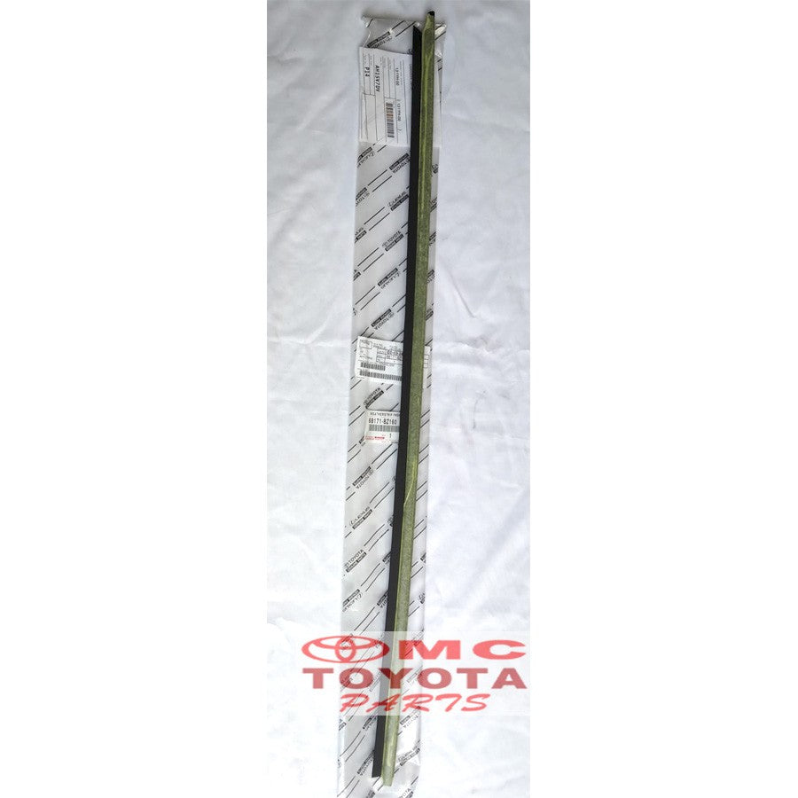 Pelipit Pintu Karet Kaca Dalam Depan Kanan Toyota Agya Ayla 68171-BZ160