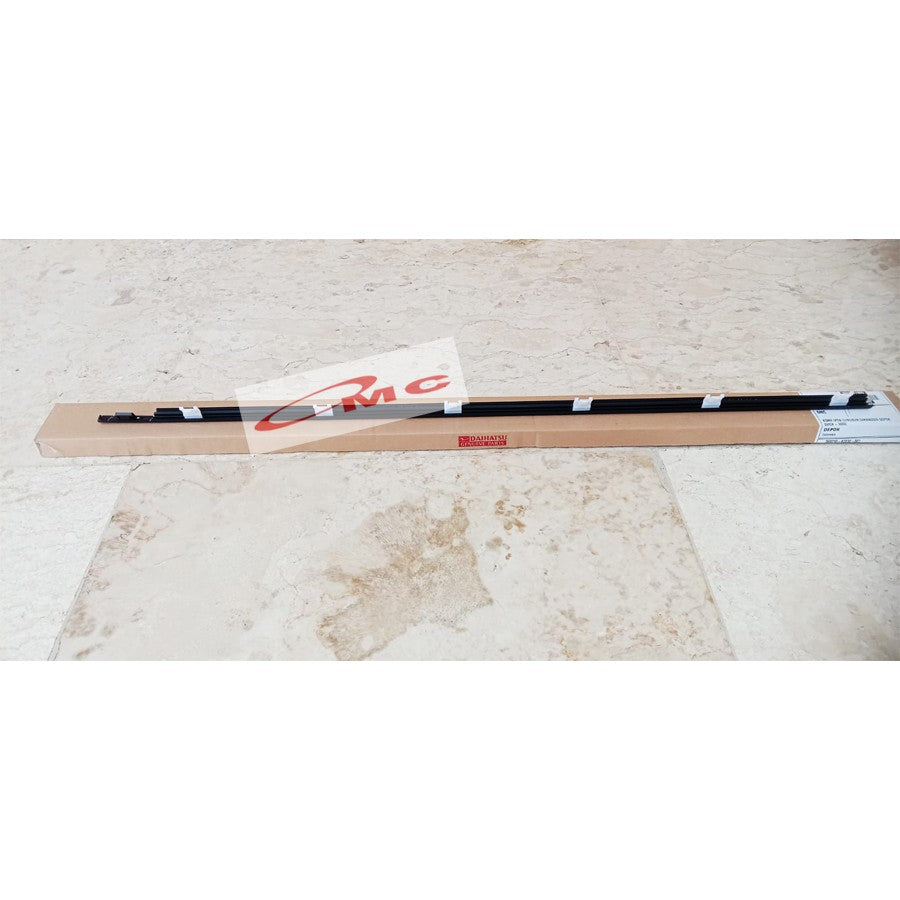 Pelipit Pintu Karet Kaca Luar Depan Kiri Avanza Xenia 68210-BZ030-001