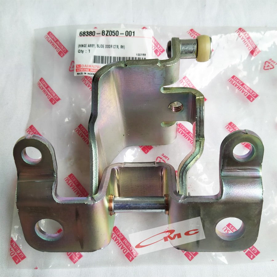 Engsel Pintu Sliding Bagian Tengah Kanan GranMax Luxio 68380-BZ050-001