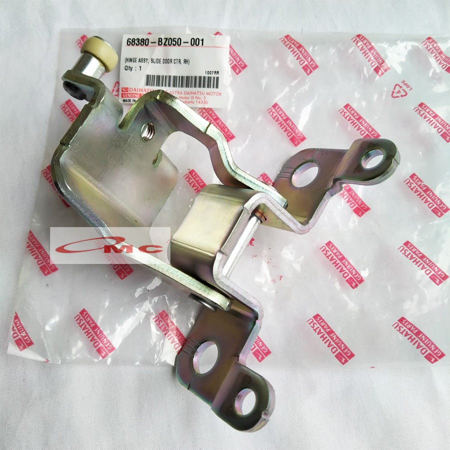 Engsel Pintu Sliding Bagian Tengah Kanan GranMax Luxio 68380-BZ050-001