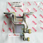 Engsel Pintu Sliding Bagian Tengah Kanan GranMax Luxio 68380-BZ050-001