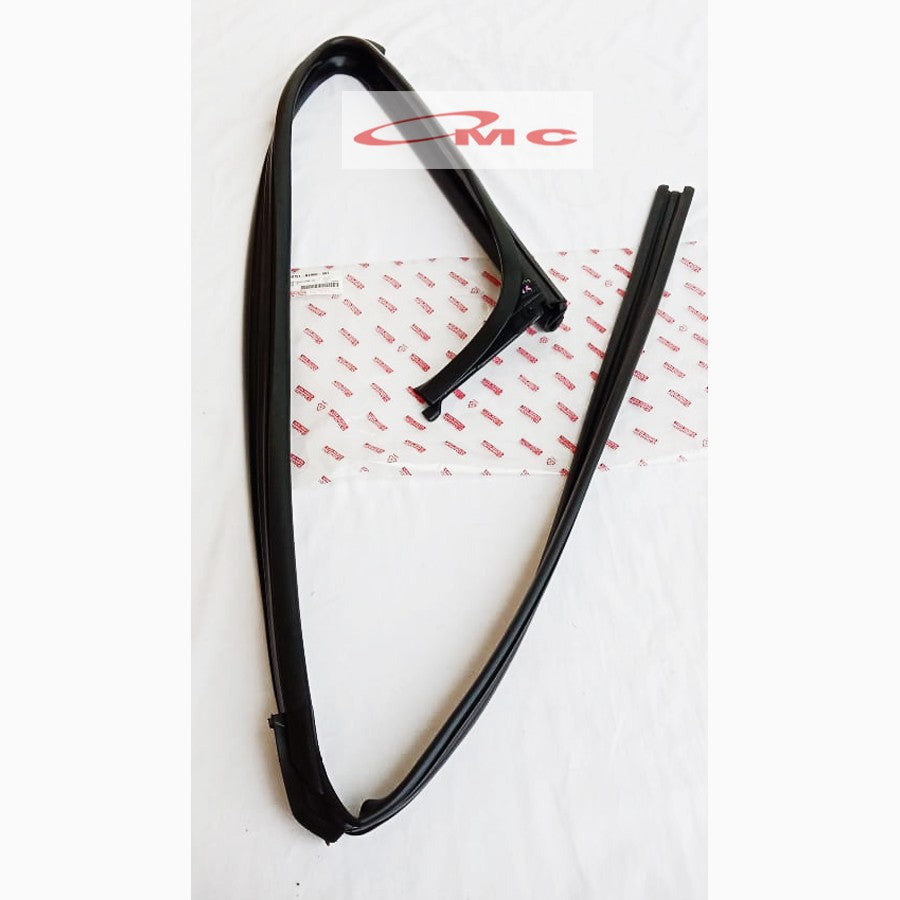 Karet Channel Kaca Pintu Depan Kiri Luxio Gran Max 68151-BZ060-001