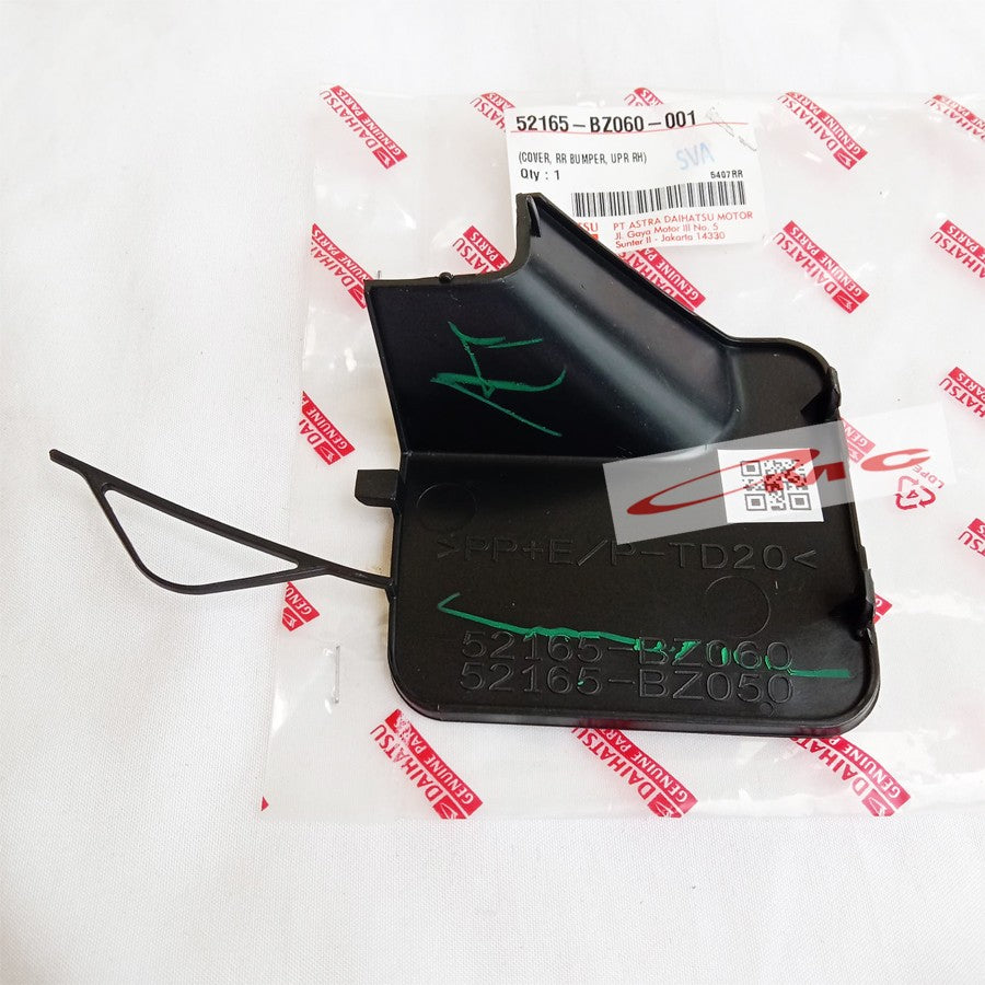 Tutup Derek Towing Bumper Belakang Kanan Luxio 52165-BZ060-001