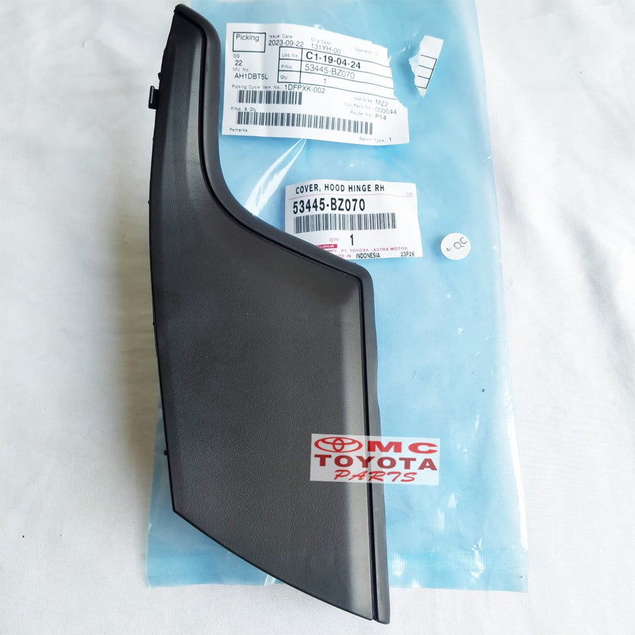 Cover Hood Hinge Karet samping Kap Mesin Kanan Calya Sigra 53445-BZ070