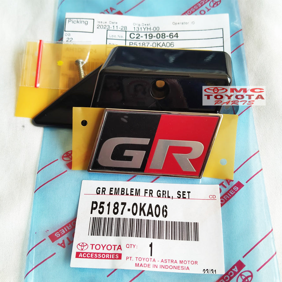 Emblem Logo GR Grille Radiator Depan Fortuner Facelift P5187-0KA06