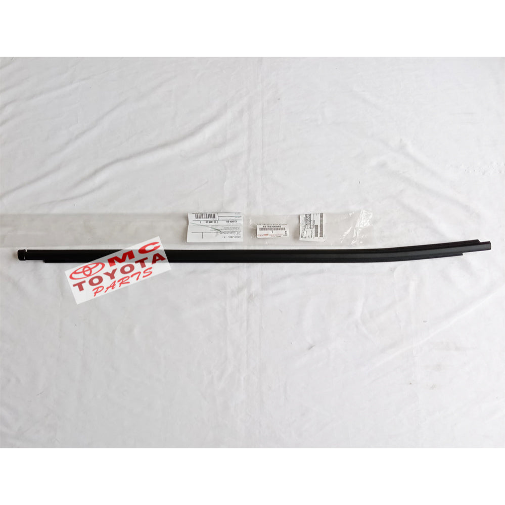 Pelipit Pintu / Karet Kaca Luar Depan Kanan Hilux New Single Cabin 68160-0K040
