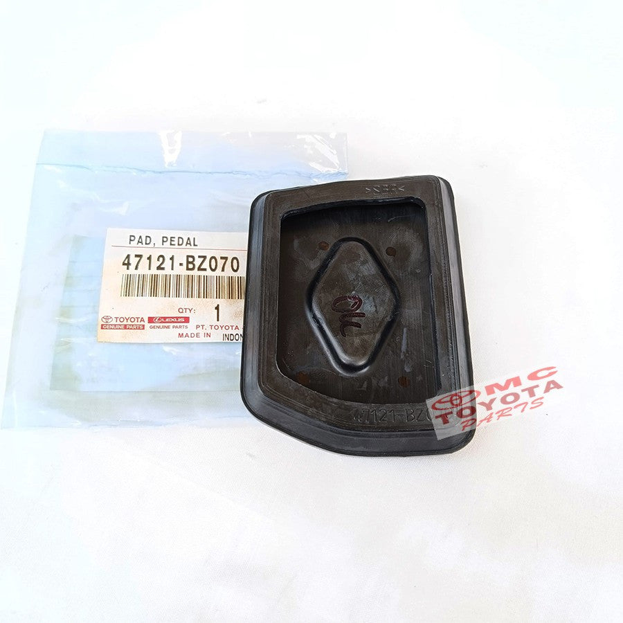 Karet Pedal Rem Automatic Matic Karet Injakan Pijakan Pedal Kopling Raize Rocky Avanza Xenia Veloz Rush Terios Calya Sigra Agya Ayla Yaris Vios Original 47121-BZ070