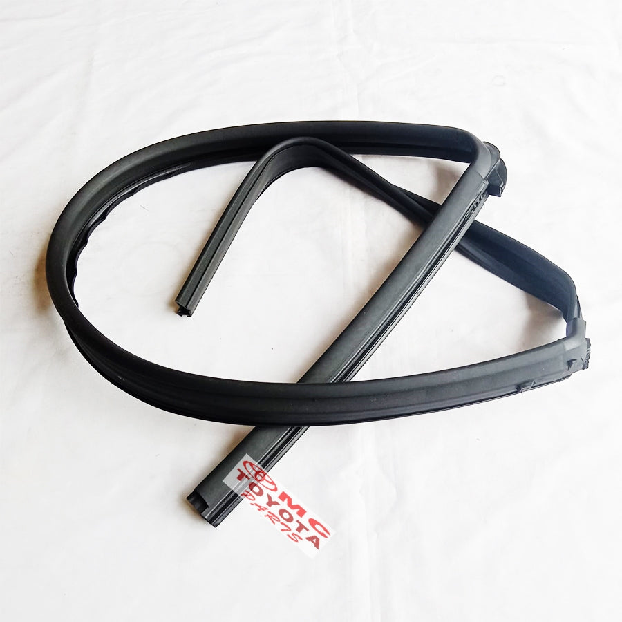 Karet Channel Kaca Pintu Depan Kanan Toyota Agya Ayla 68141-BZ101