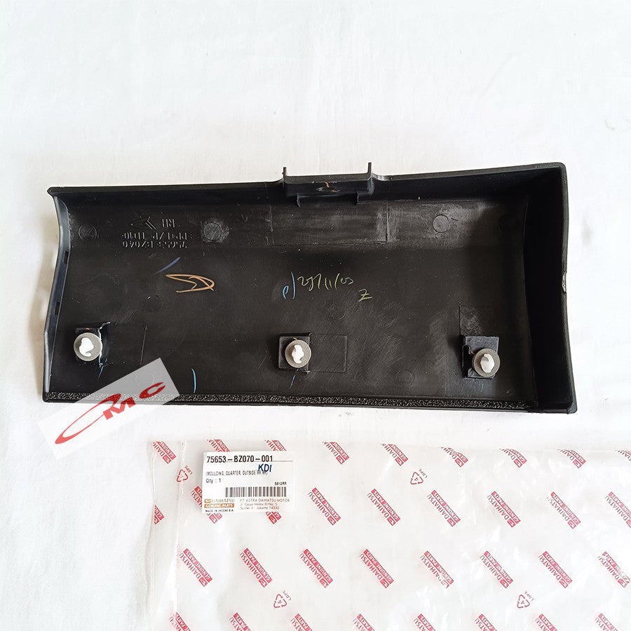 Moulding Quarter Outside Rear Extension Bumper Belakang Kanan Daihatsu Luxio 75653-BZ070-001