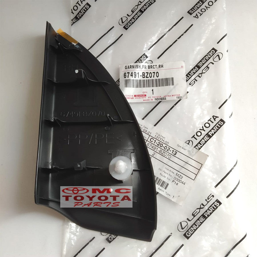 Garnish Segitiga Dalam Spion Depan Kanan Avanza Xenia 67491-BZ070