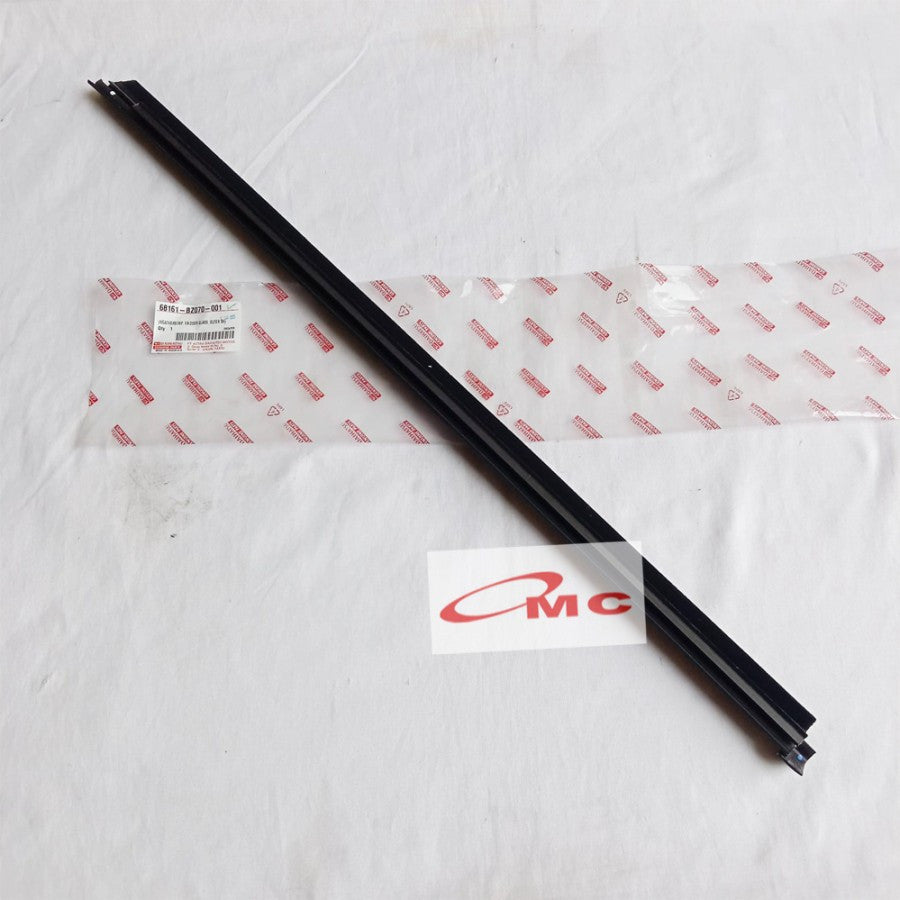 Pelipit Pintu Karet Kaca Luar Depan kanan Gran Max 68161-BZ070-001