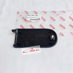 Tutup Cover Rel Pintu Kanan Daihatsu Granmax Luxio 68345-BZ011-001