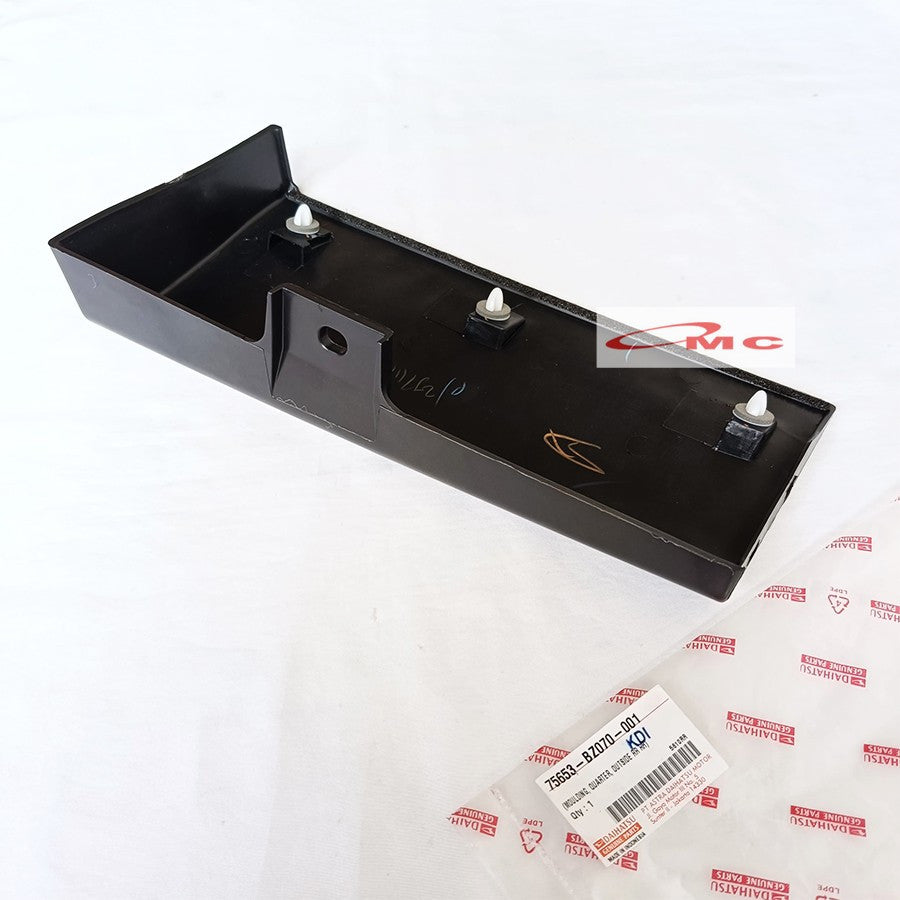 Moulding Quarter Outside Rear Extension Bumper Belakang Kanan Daihatsu Luxio 75653-BZ070-001