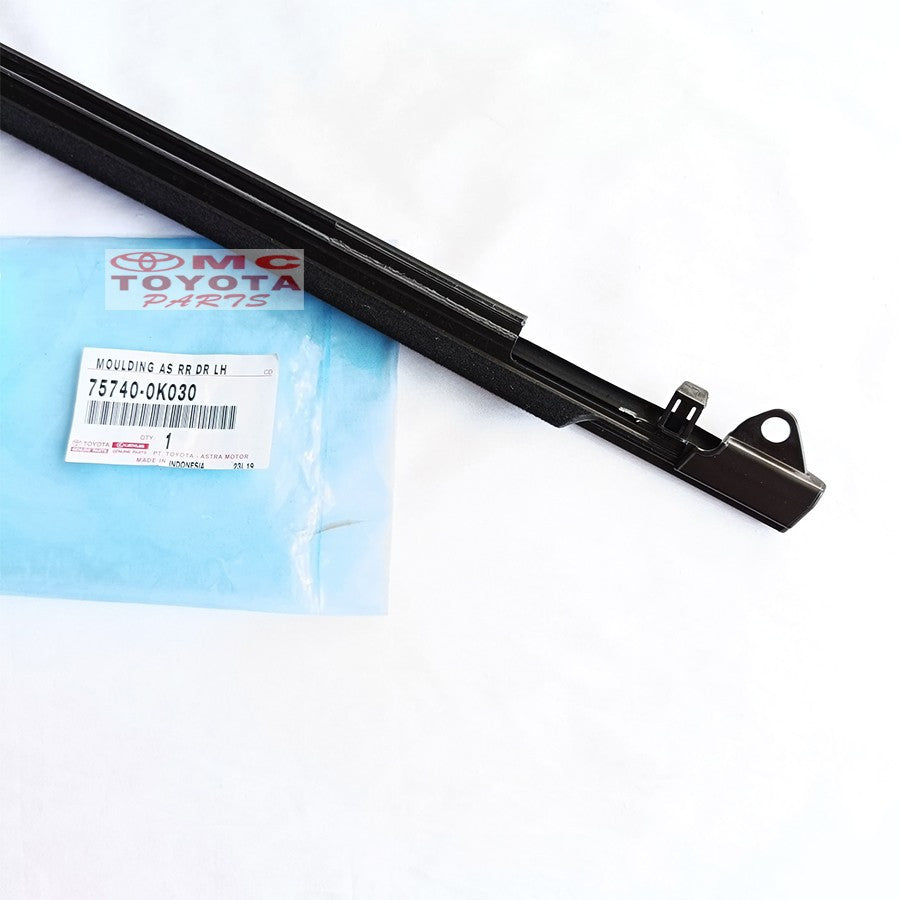 Pelipit Pintu Karet Kaca Luar Belakang Kiri Toyota Innova Reborn 75740-0K030