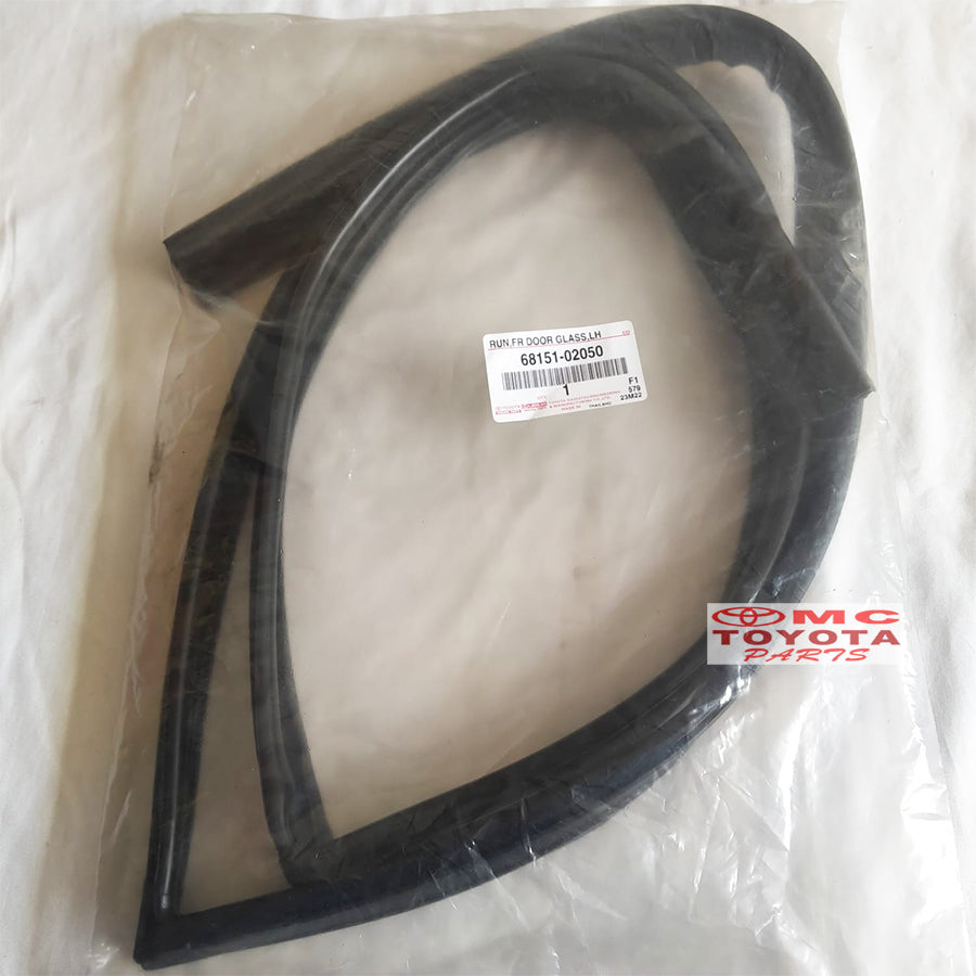 Karet Channel Kaca Pintu Depan Kiri Toyota Corolla Altis 68151-02050