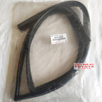 Karet Channel Kaca Pintu Depan Kiri Toyota Corolla Altis 68151-02050