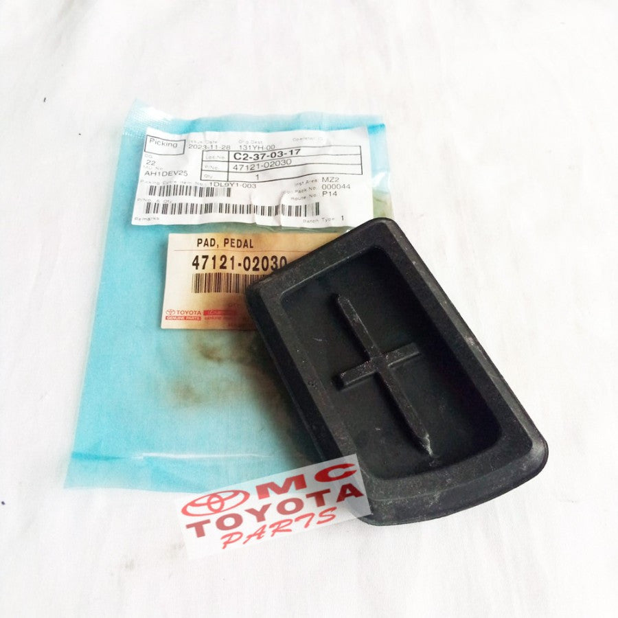 Karet Injakan Pedal Rem Hilux Fortuner CorollaAltis Innova 47121-02030
