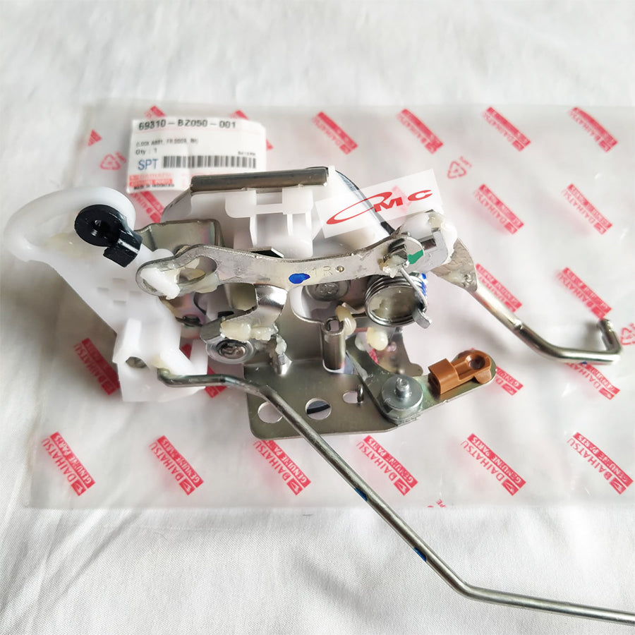 Door Lock Pintu Depan Kanan Original Daihatsu Gran Max 69310-BZ050-001