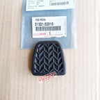 Karet Pedal Rem Karet Injakan Pedal Kopling Vios Yaris Corolla Altis Camry Innova Fortuner Hilux Sienta Hiace Land Cruiser Previa 31321-52010