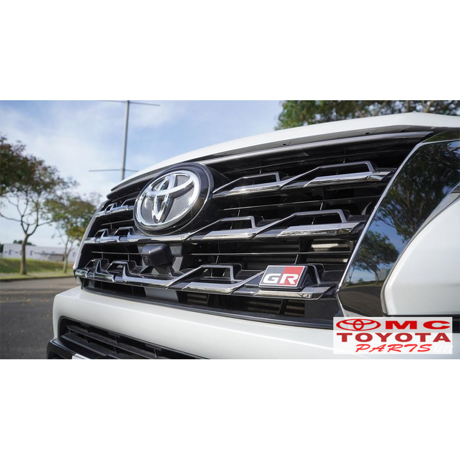 Emblem Logo GR Grille Radiator Depan Fortuner Facelift P5187-0KA06