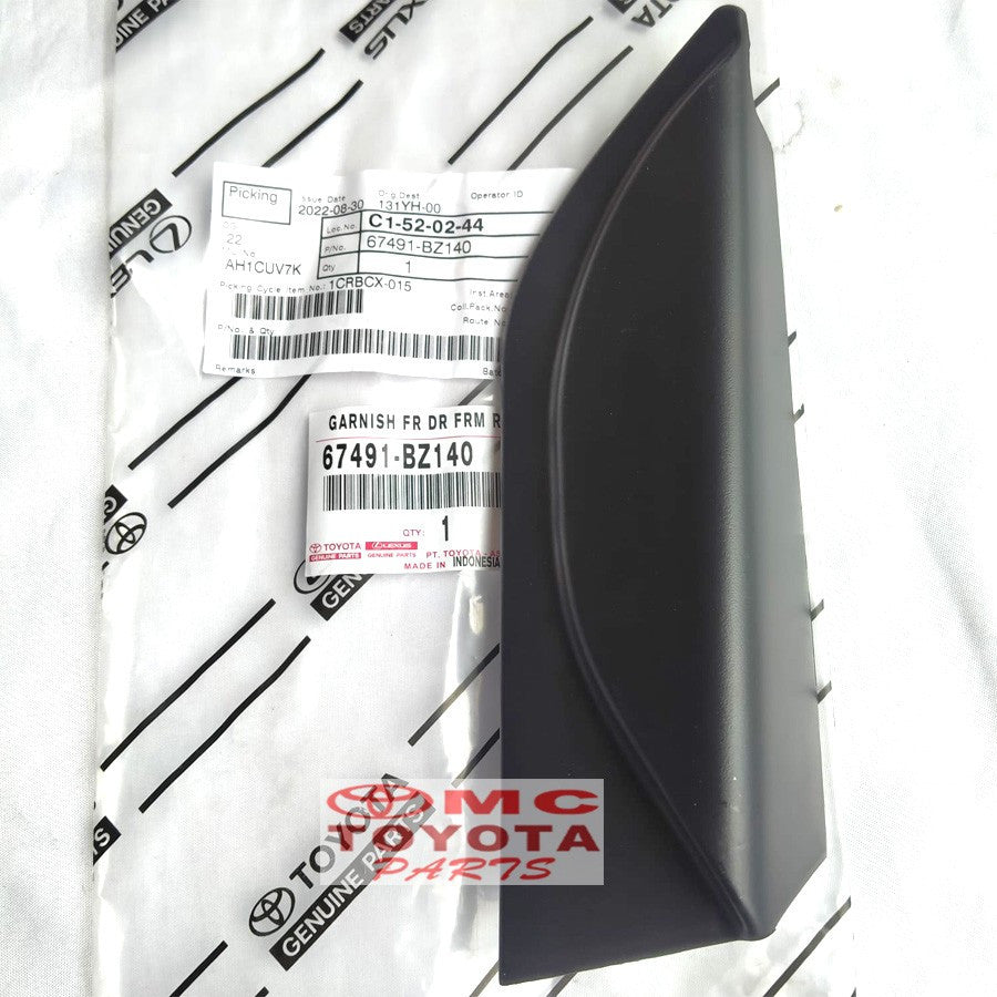 Garnish Segitiga Dalam Spion Depan Kanan Calya Sigra 67491-BZ140