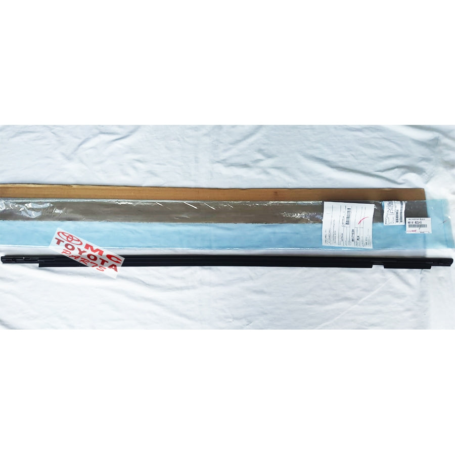 Pelipit Pintu Karet Kaca Luar Depan Kanan Avanza VELOZ 68161-BZ240