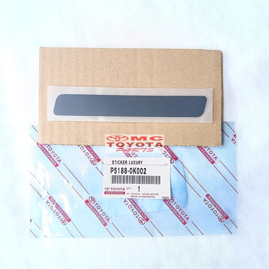 Sticker Emblem LUXURY Stiker Logo Toyota Innova Reborn Facelift Venturer Original P5188-0K002