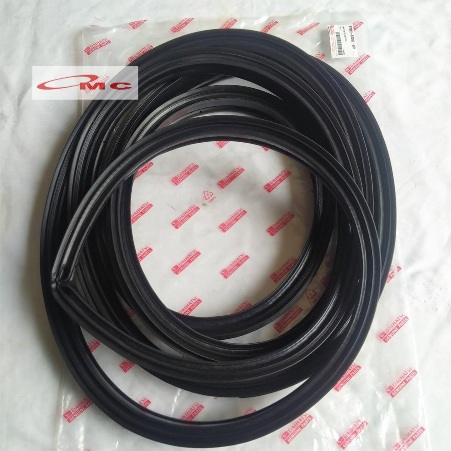 Karet Body Pintu Bagasi Belakang Gran Max Luxio 67881-BZ082-001