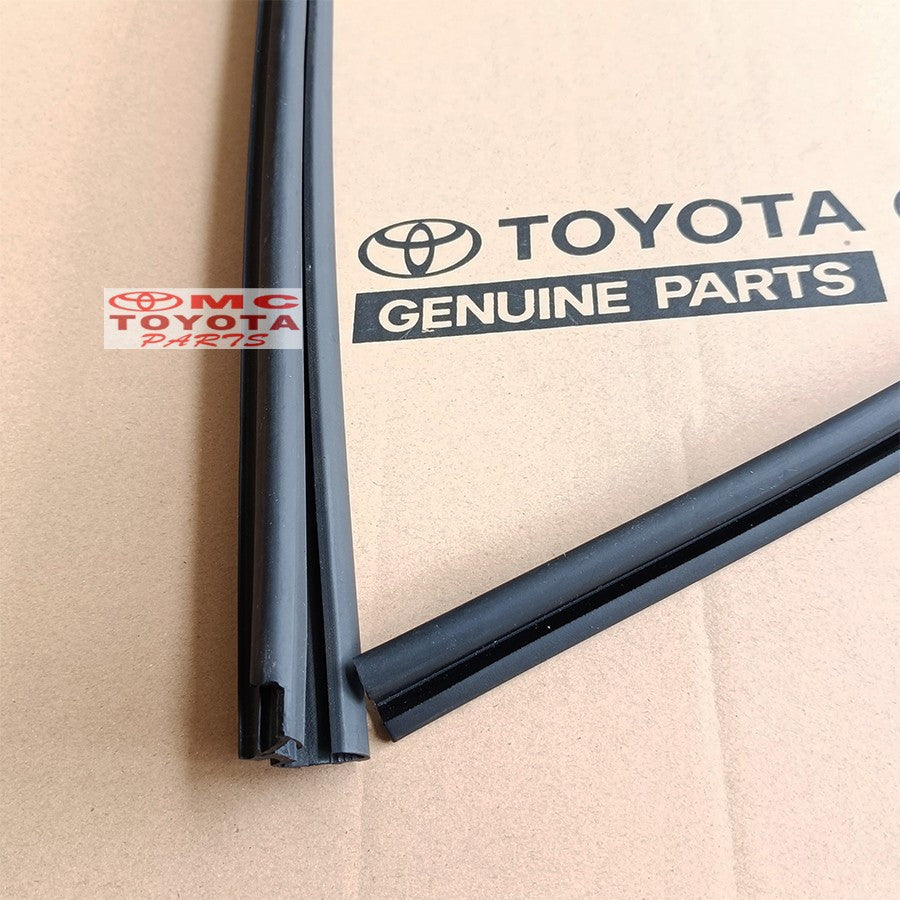 Karet Channel Chanel Canel Cenel Karet Kaca Pintu Belakang Kanan Kiri Toyota Agya 68142-BZ071 68152-BZ071