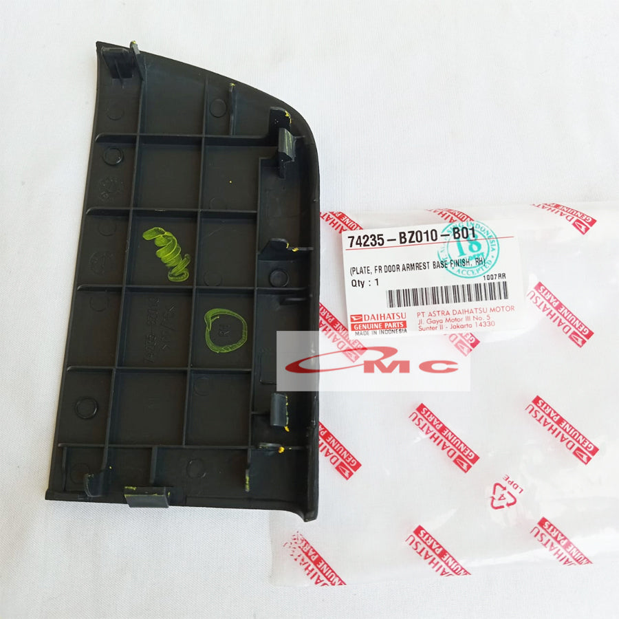 Tutup Arm Rest Depan Kanan Daihatsu Gran Max Luxio 74235-BZ010-B01