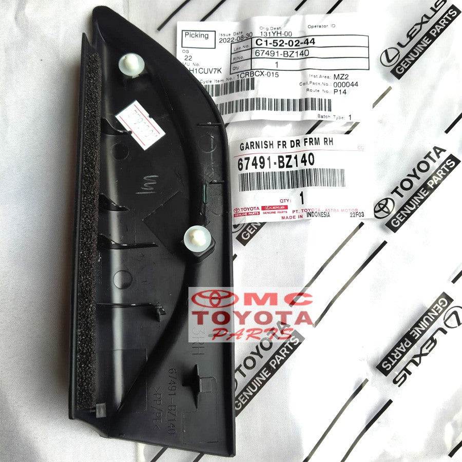 Garnish Segitiga Dalam Spion Depan Kanan Calya Sigra 67491-BZ140