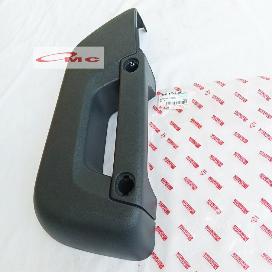 Amrest Pintu Depan Kanan Daihatsu Gran max Luxio 74210-BZ041-B11