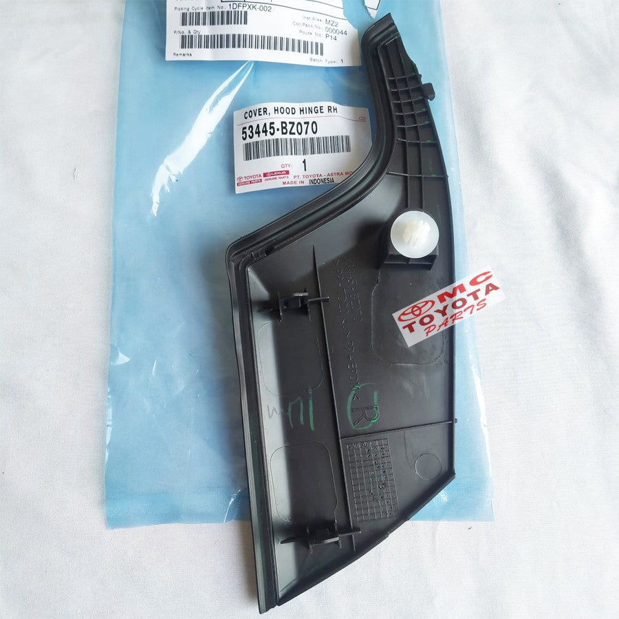Cover Hood Hinge Karet samping Kap Mesin Kanan Calya Sigra 53445-BZ070